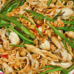 Ốc móng tay xào rau muống