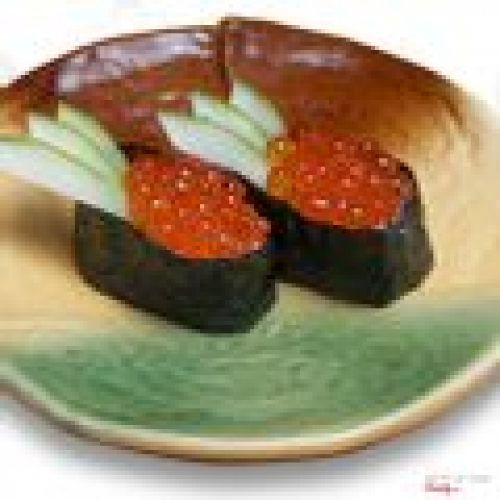 Sushi Trứng Cá Hồi