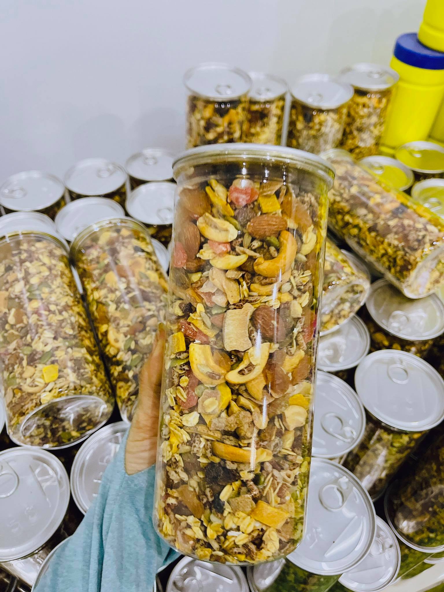 Ngũ cốc nguyên hạt granola