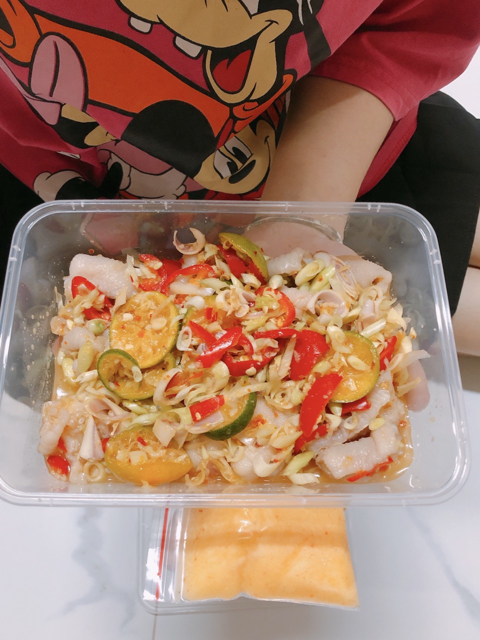Chân gà có xương sốt thái