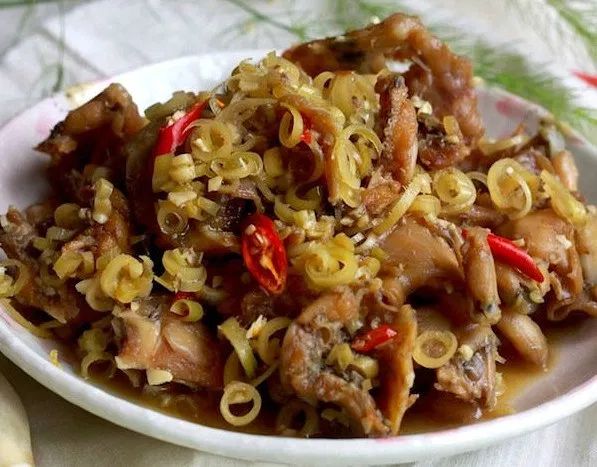 Ếch xào sả ớt