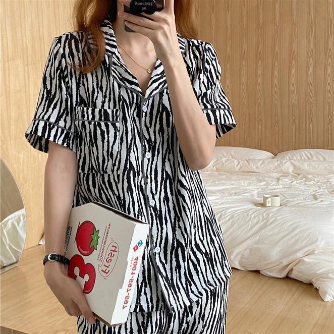 Link - Set Đồ Ngủ Áo Sơ Mi & Quần Short In nữ tính chỉ 146.000 đ (https://shorten.asia/6Hc5FqXk)