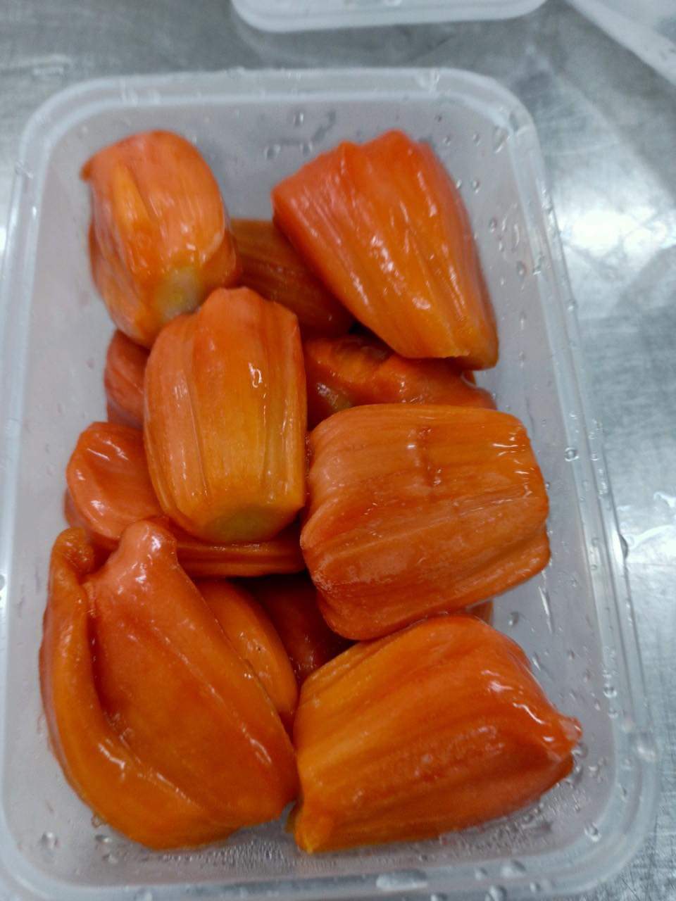 Mít đỏ tách múi
