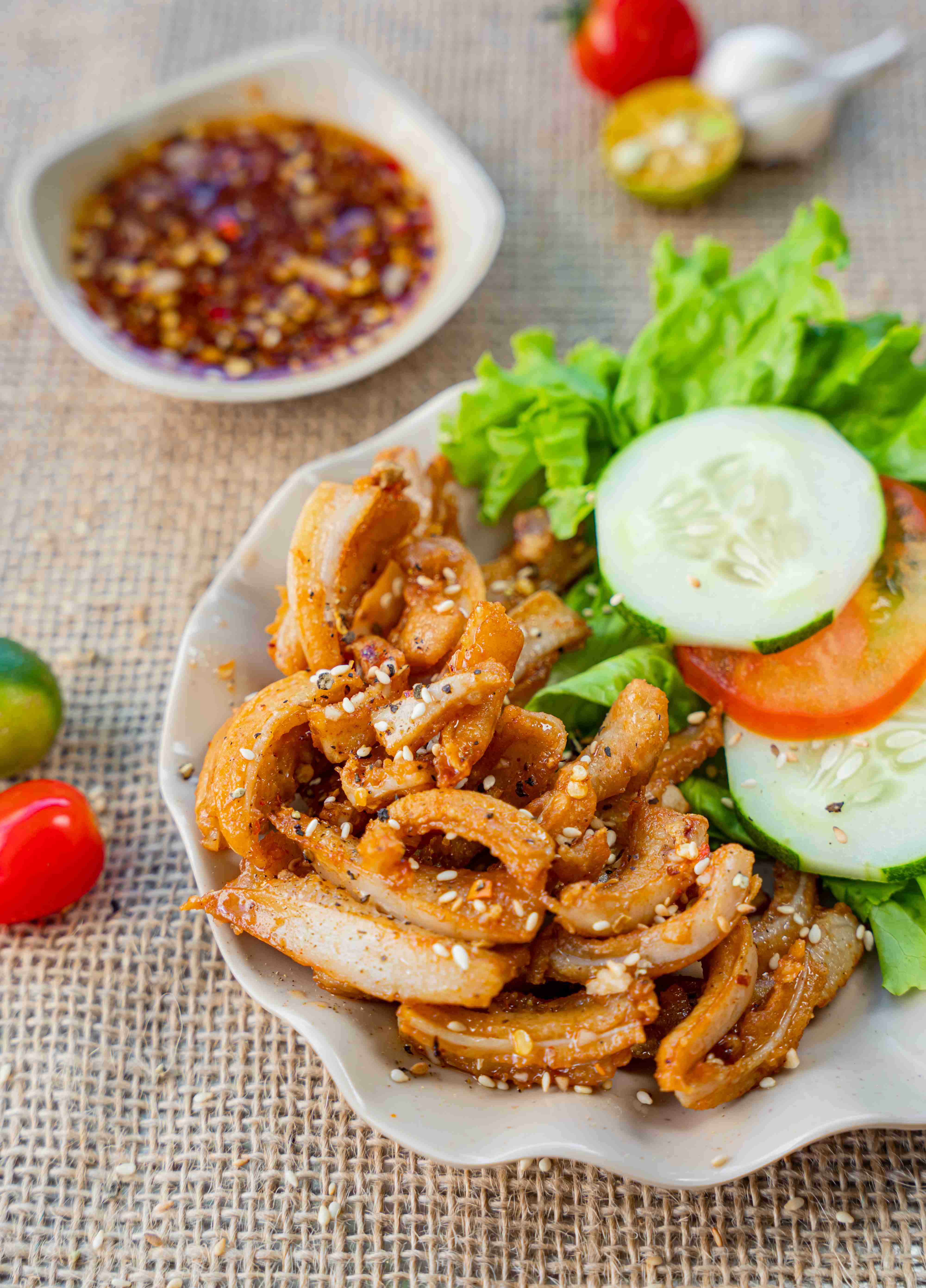 Sụn ức gà chiên mắm