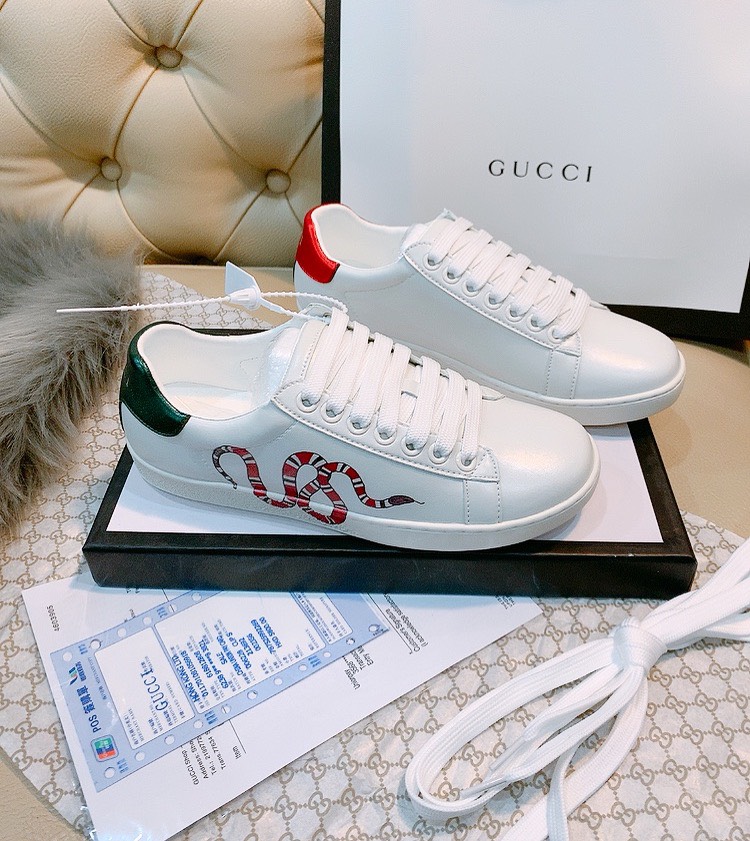 Thể thao Gucci  hoạ tiết Rắn da