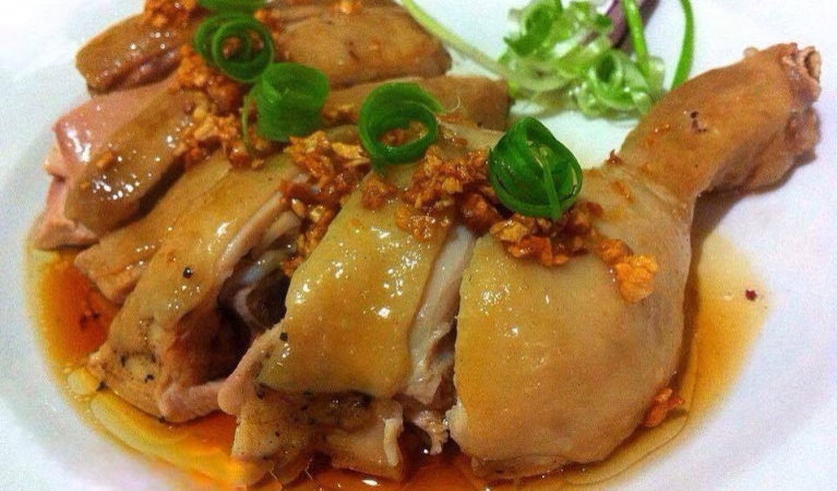Gà hấp dầu mè