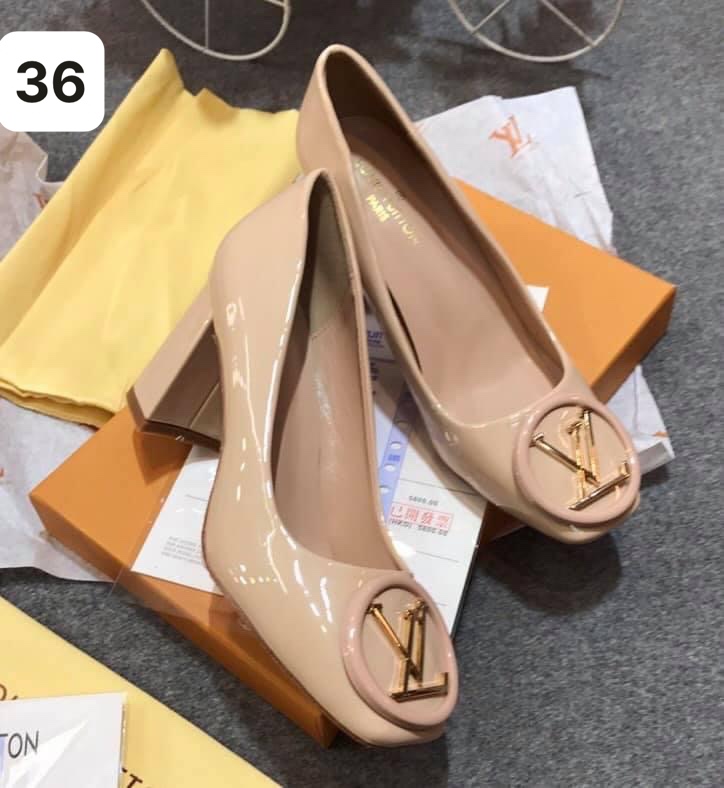 SIZE 36 - GIÀY LOUIS VUITTON TAG TRÒN - MÀU KEM 