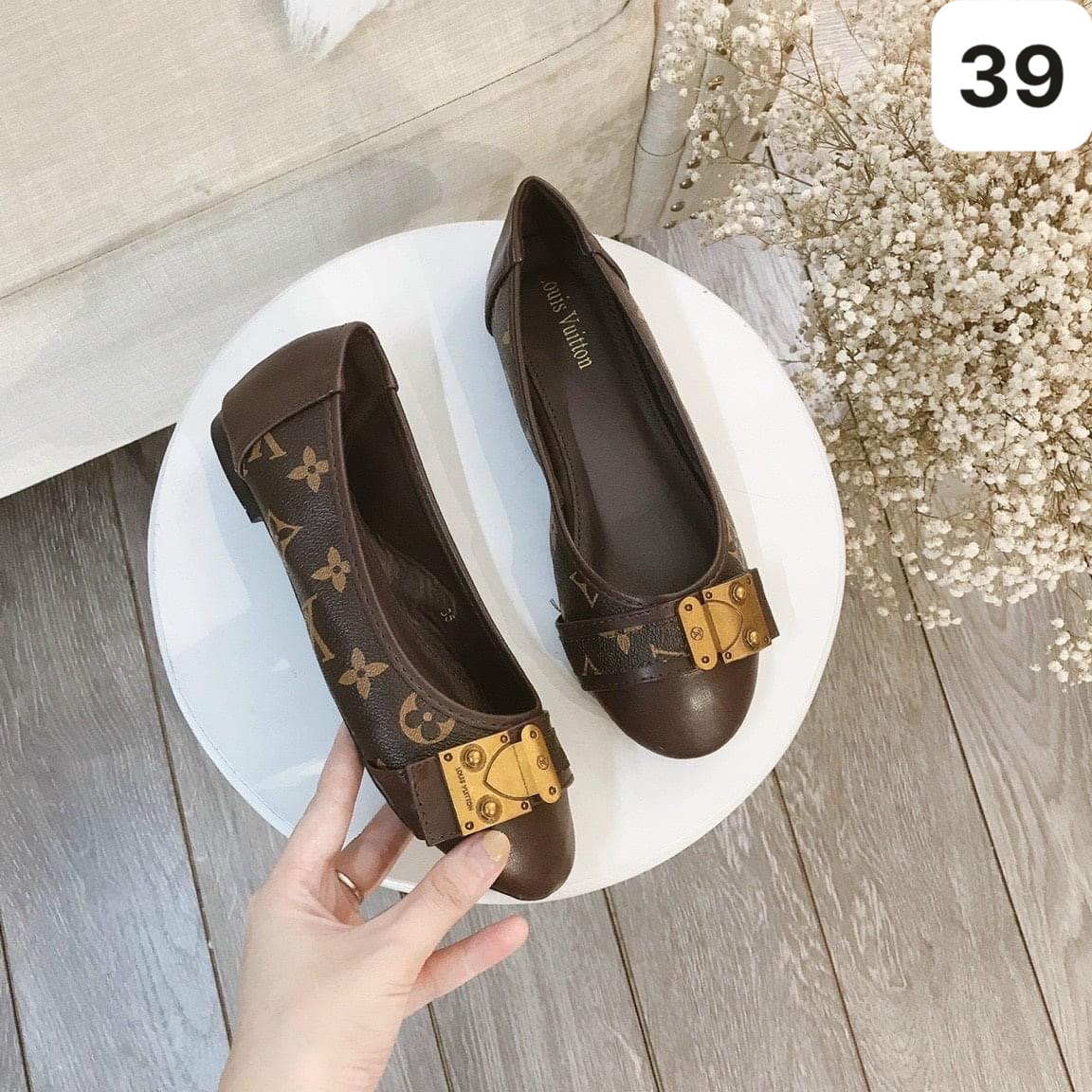 SIZE 39 - BỆT LV KHÓA VUÔNG
