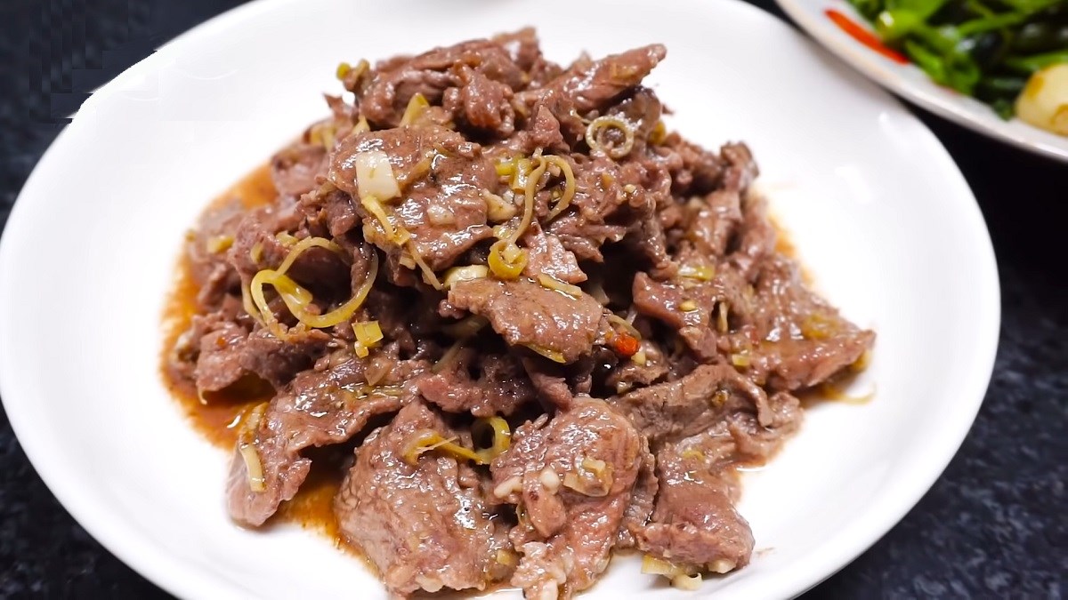 Thịt bò xào sả ớt