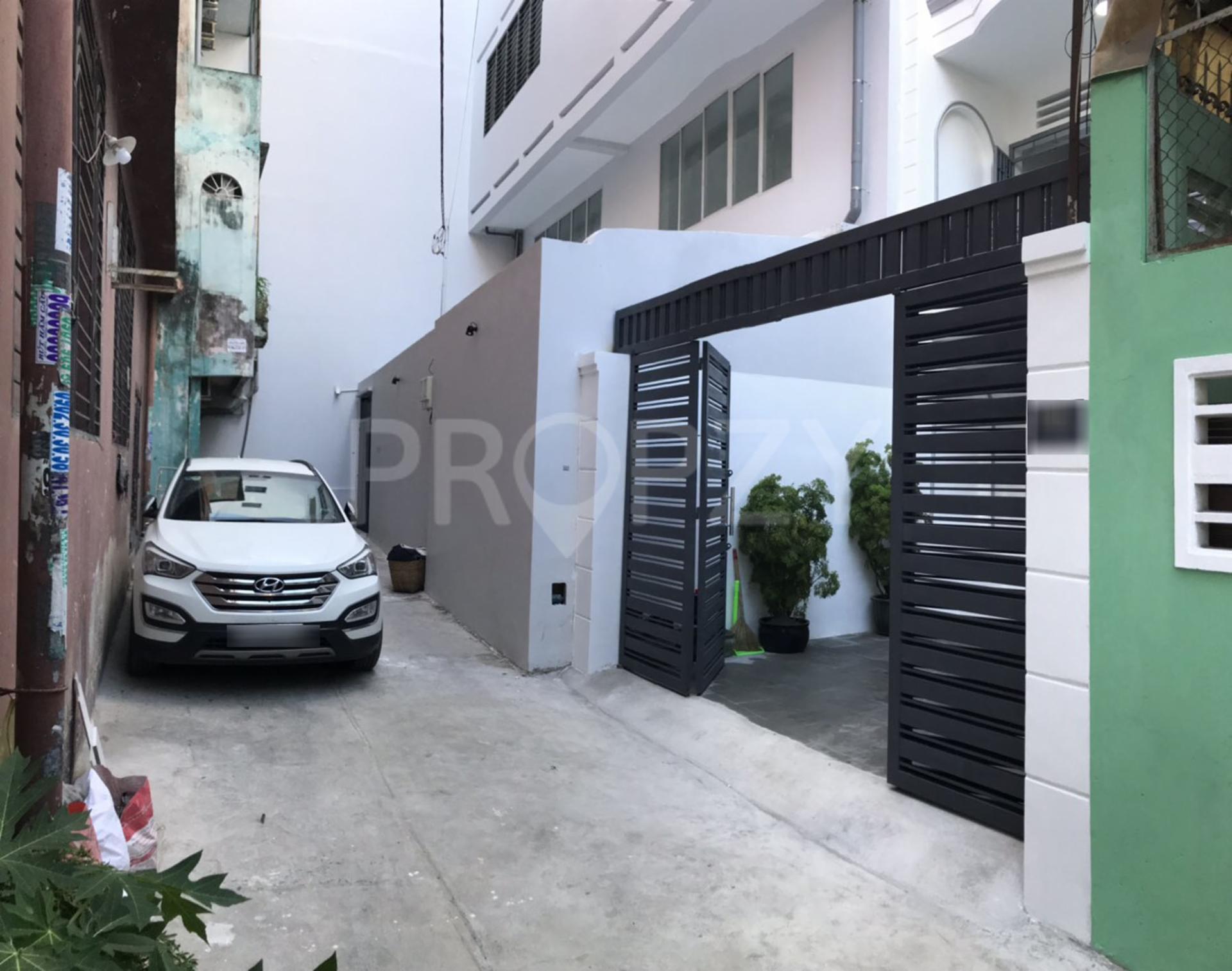 Bán nhà hẻm xe hơi Quận Tân Phú 