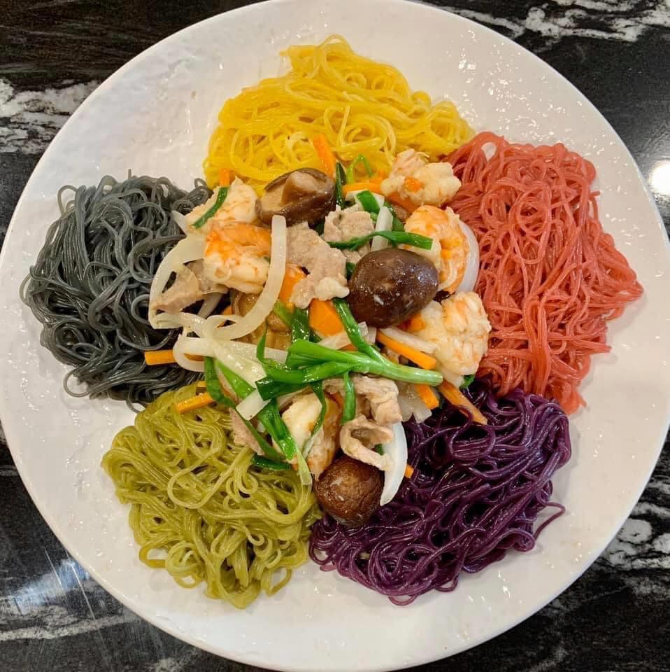 MÌ XÀO NGŨ SẮC