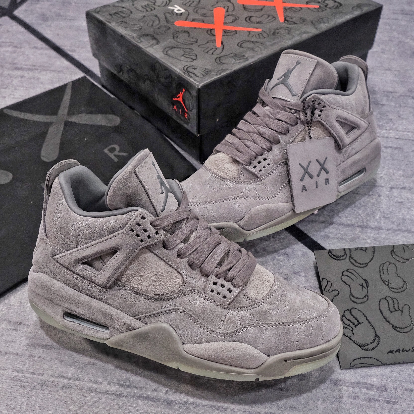 Link - Jordan 4 kaws (https://shopee.vn/-N2Sneaker-Nguy%C3%AAn-B%E1%BA%A3n-SC-Gi%C3%A0y-Nike-Jordan-4-Retro-Kaws-i.158497640.10454603582)
