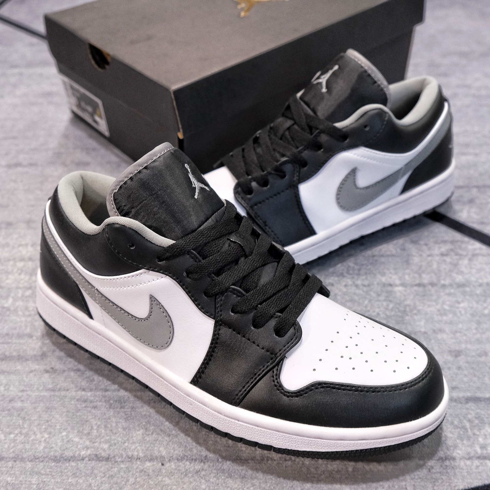Link - Jordan smoke grey V3 (https://shopee.vn/-N2Sneaker-Nguy%C3%AAn-B%E1%BA%A3n-Ti%C3%AAu-chu%E1%BA%A9n-Gi%C3%A0y-Nike-Air-Jordan-1-Smoke-grey-V3-i.158497640.10454611780)