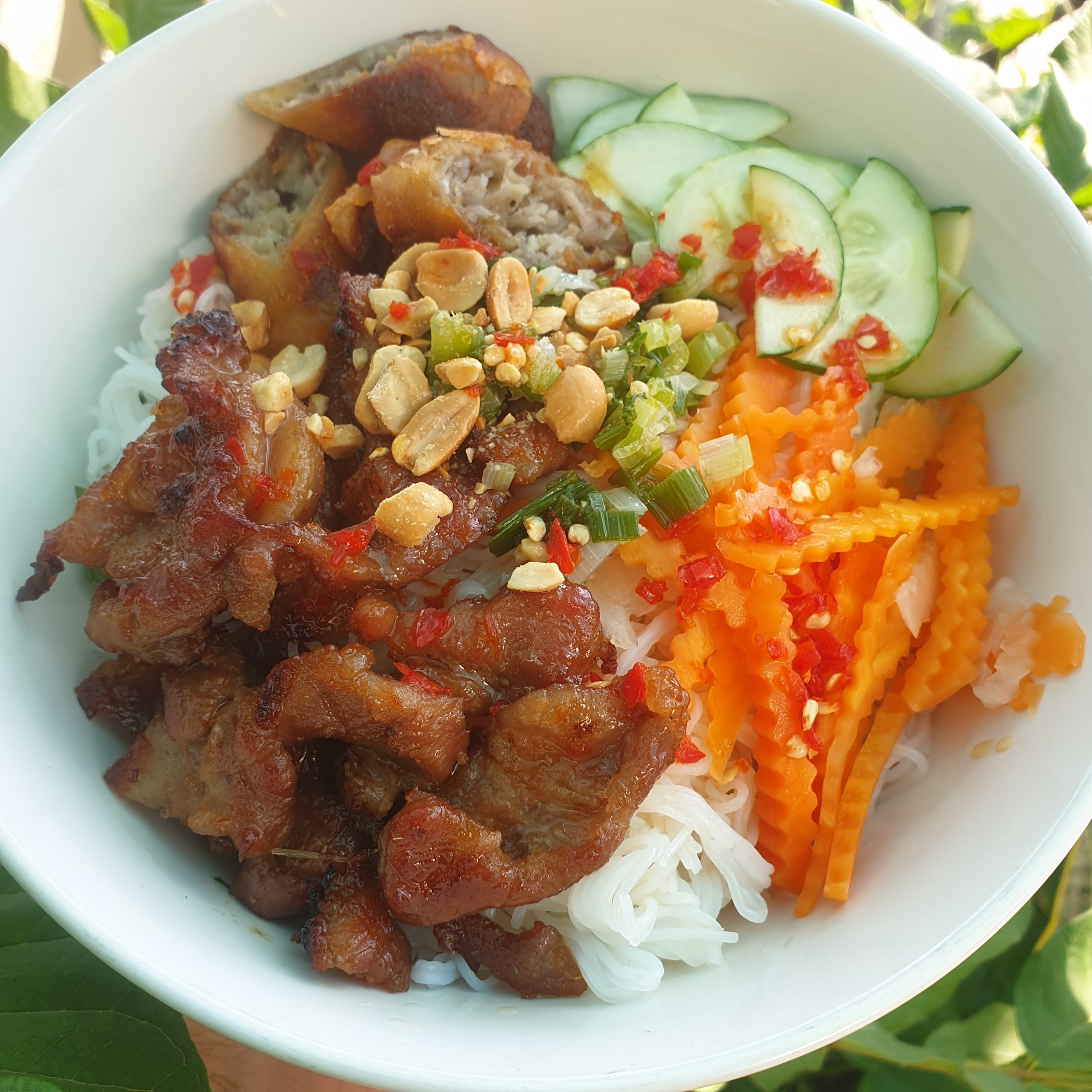 Bún thịt nướng