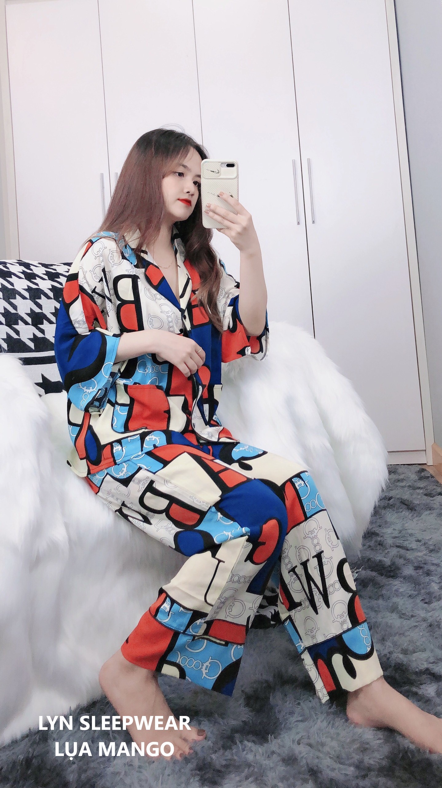 Đỏ ngũ sắc chữ   Lụa mango