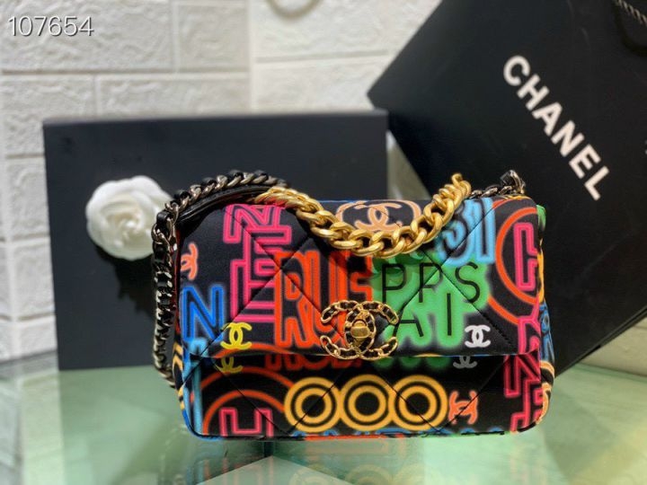 Túi Xách Chanel 19 Handbag