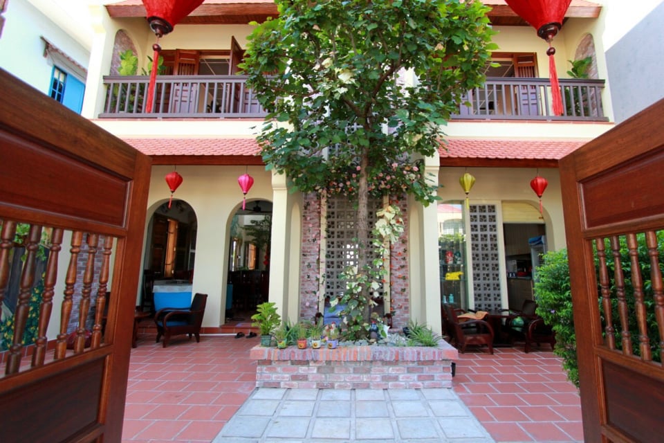 Link - Fanpage Bún Bò Huế Bà Rịa (https://www.facebook.com/M%E1%BB%98T-N%E1%BB%ACA-HO%C3%80N-H%E1%BA%A2O-355221288835936)
