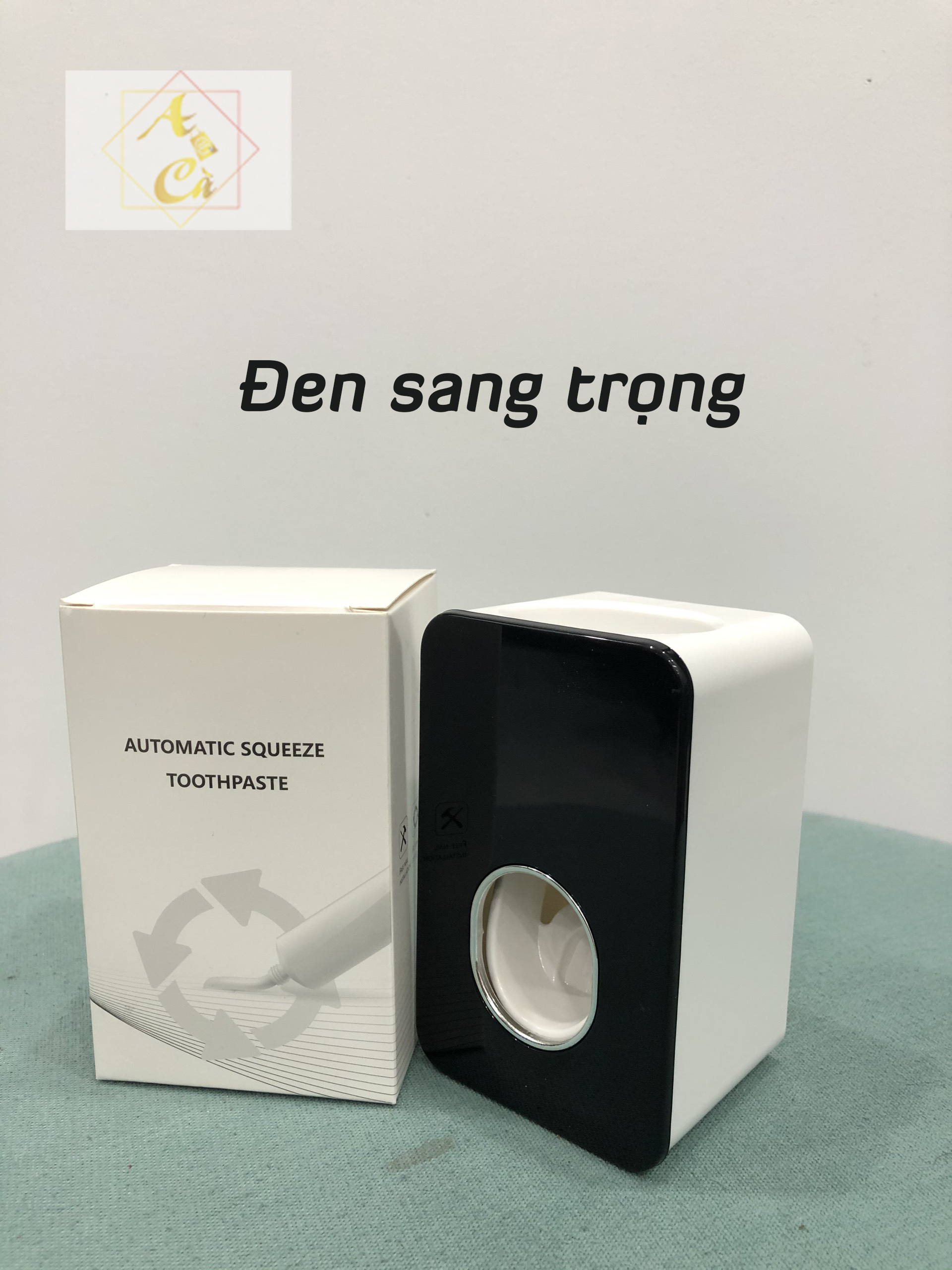 Dụng cụ đựng kem đánh răng