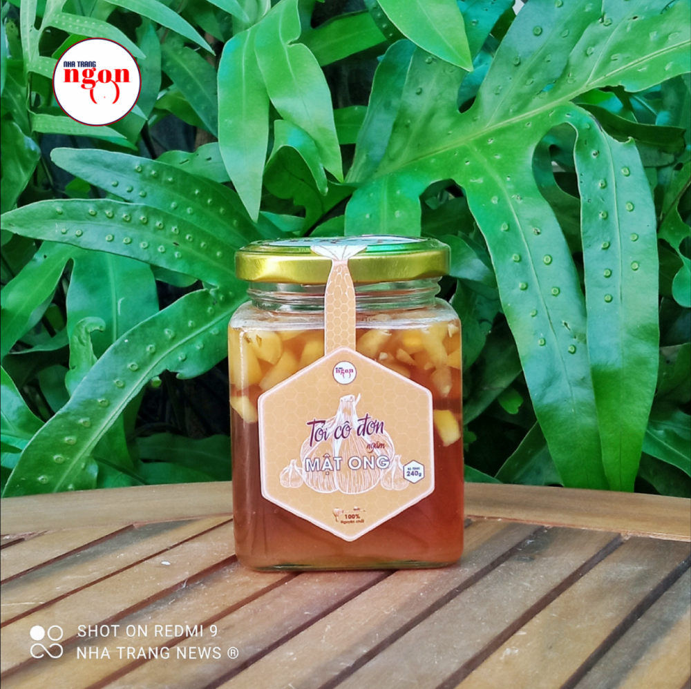 Tỏi ngâm mật ong thiên nhiên - Lọ thủy tinh 240g - Nha Trang Ngon