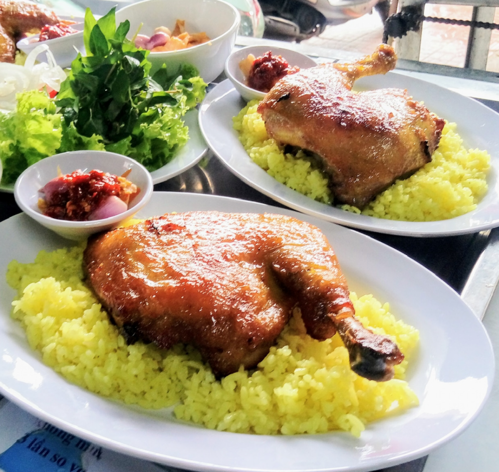 Cơm đùi gà chiên