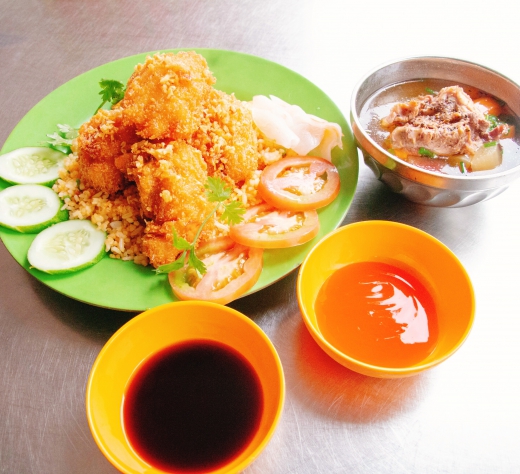 Cơm cánh gà chiên