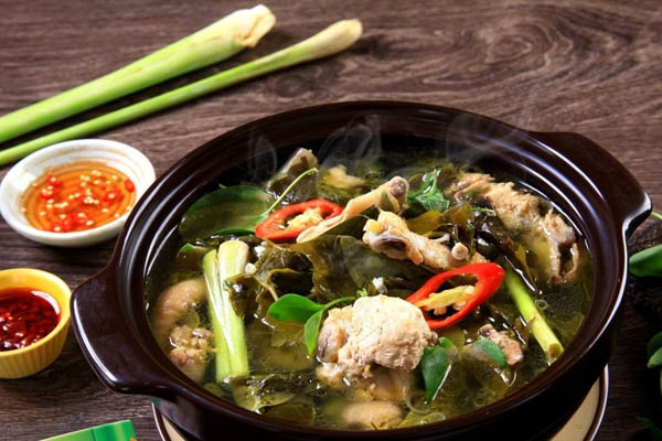 Lẫu Gà lá giang