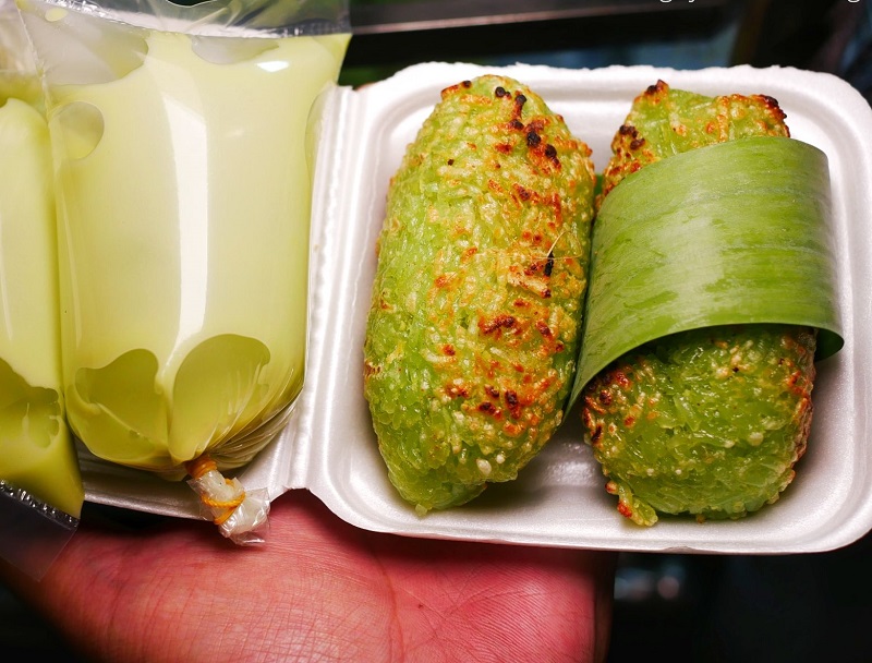 Chuối nếp nướng lá dứa