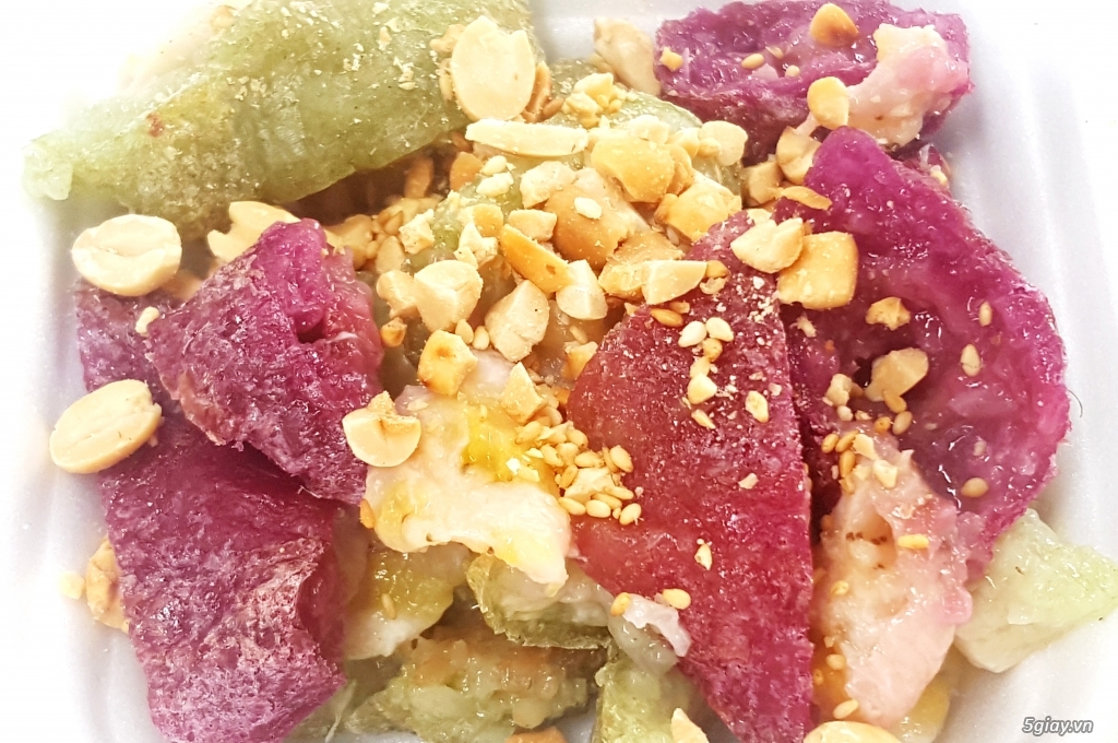 Chuối nếp nướng lá cẩm