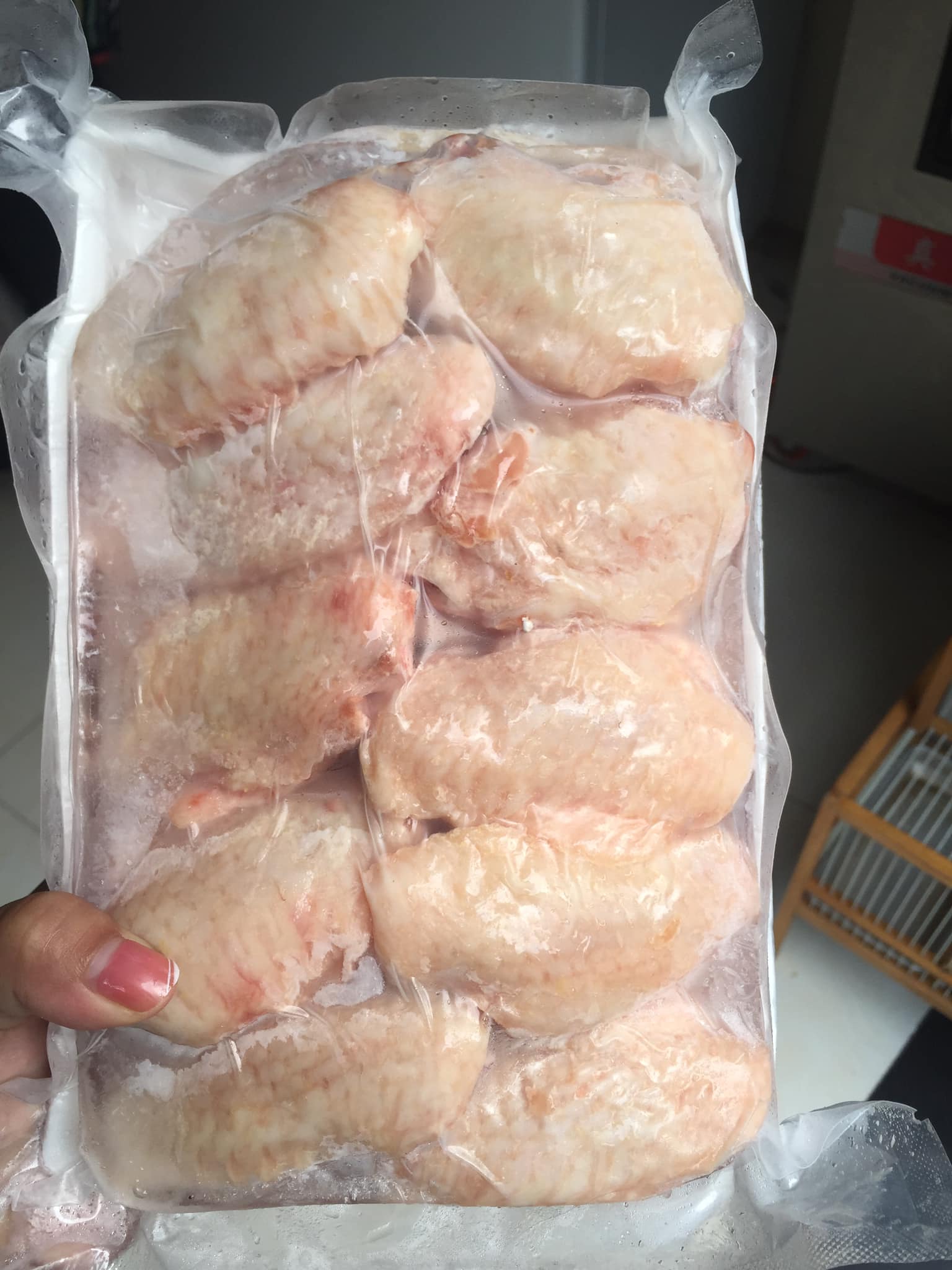 Cánh gà Khúc Giữa