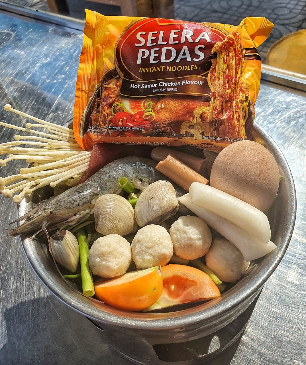 LẨU TÔM TOKBOKKI