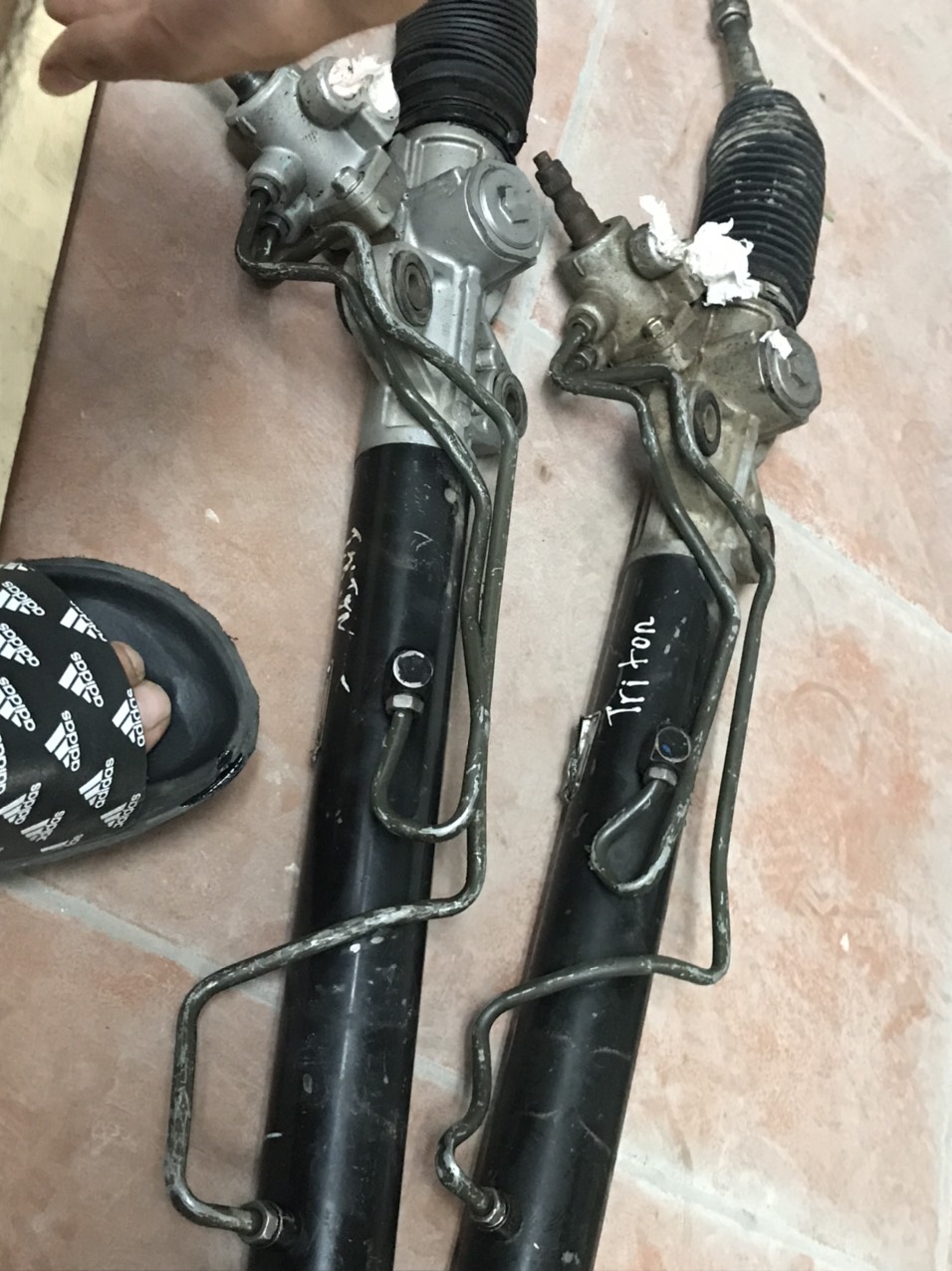 thước lái Triton Bãi