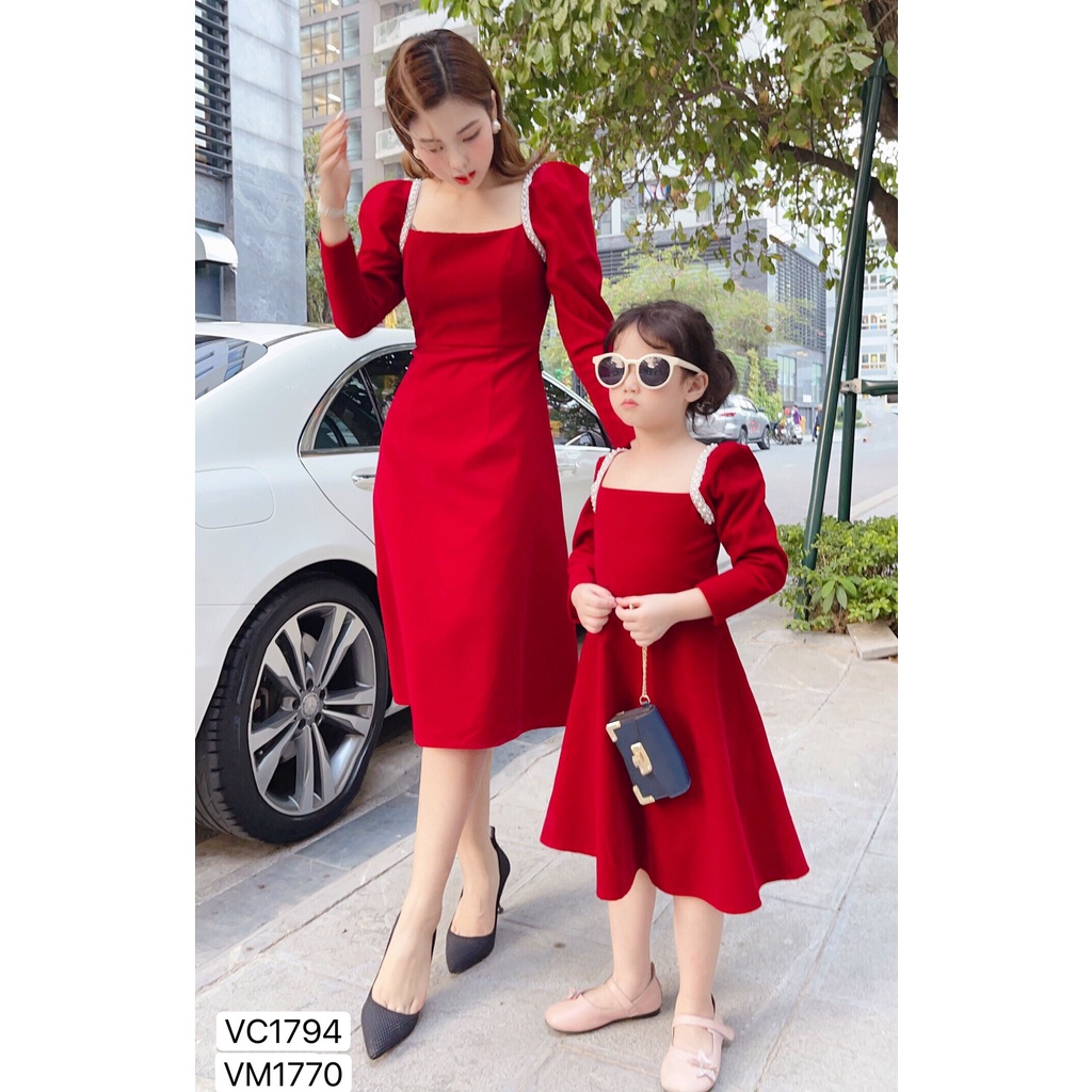 Link - Combo váy đỏ vuông mẹ và bé - DOLCE VIVA COLLECTION - Giá: 800.000 vnđ (https://shorten.asia/d3DqYuYx)