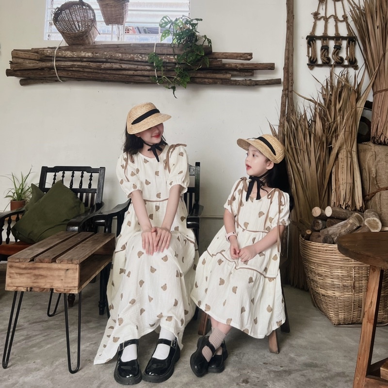 Link - Váy Đôi Mẹ Và Bé Mick and Milk Váy Cặp Cho Mẹ và bé Gái Hình Gấu Chất Xô Muslin Mát Mẻ. Giá: 230.000 - 310.000 vnđ (https://shorten.asia/MynzjMP1)