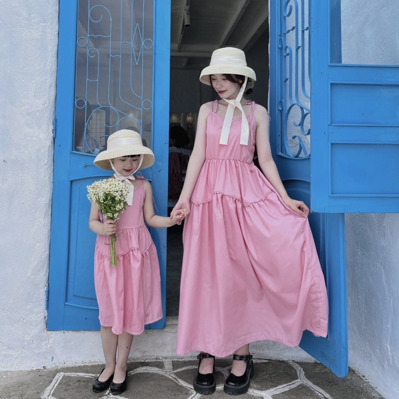 Link - Váy Đôi Mẹ Và Bé Mick and Milk Đầm Đôi Đi Biển Cho Mẹ và Bé Gái Chất Thô Cotton Mát Mẻ. Giá: 205.000 - 265.000 vnđ (https://shorten.asia/Rm2CVmY2)