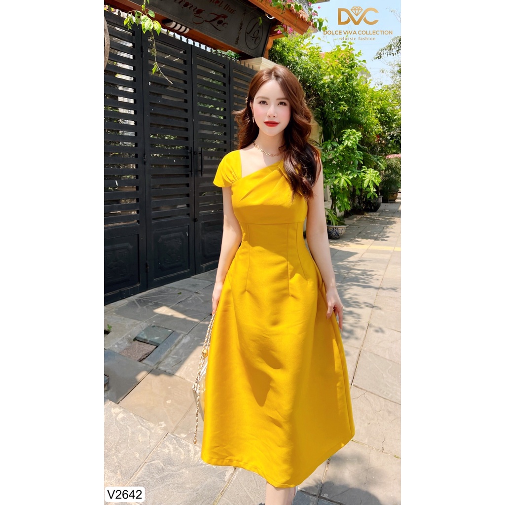 Link - VÁY TAFTA VÀNG LỆCH VAI V2642 - DOLCE VIVA COLLECTION. Giá: 495.000 vnđ (https://shorten.asia/QfCDUMmh)