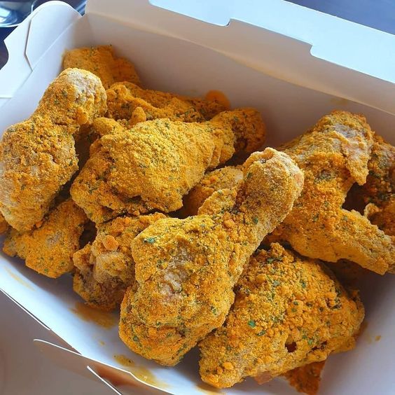 Gà rán lắc phomai trứng muối