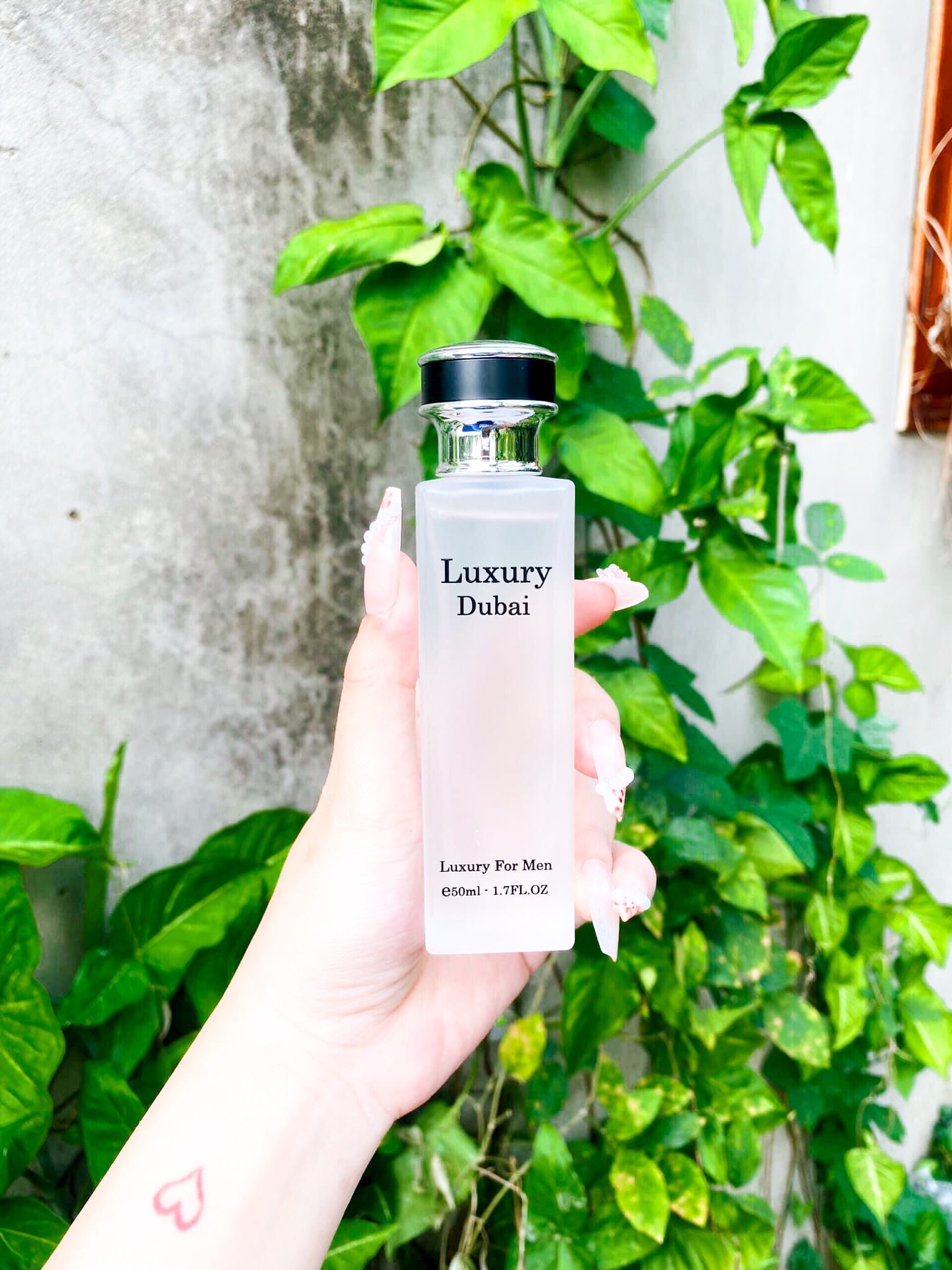 Nước hoa Luxury Trắng