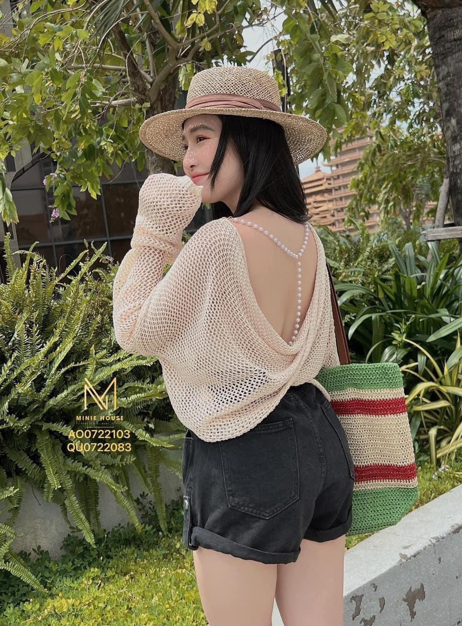 Áo len lỗ chéo