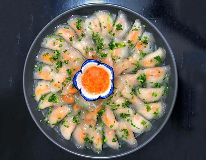 Bánh bột lọc cô út