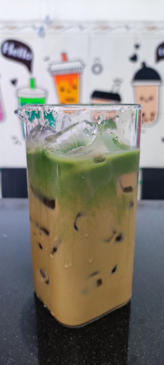 Cafe matcha latte