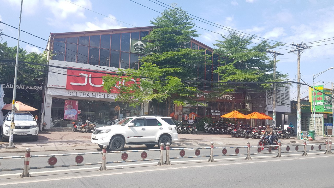 Bán Gấp nhà & đất đẹp nhất Quận 7, Mặt tiền Nguyễn Thị Thập