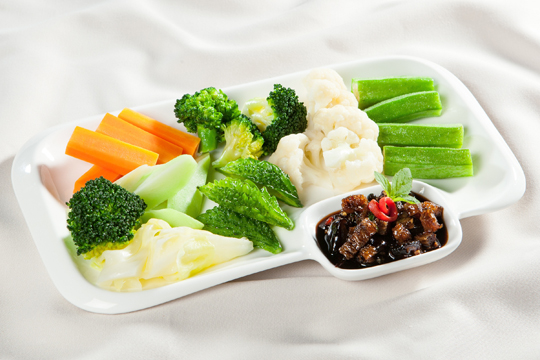 Ngũ quả hấp ăn kèm sốt kho quẹt 