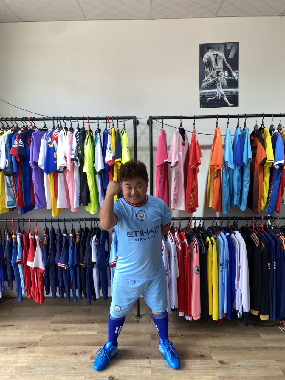 Link - Áo CLB MANCHESTER CITY (https://shopee.vn/%C3%81o-B%C3%B3ng-%C4%90%C3%A1-MC-XANH-M%E1%BB%9AI-%C3%81o-%C4%90%C3%A1-Banh-H%C3%A0ng-%C4%90%E1%BA%B9p-KingSport-i.788469203.22920576293?sp_atk=5966be6b-00b5-41ce-b430-272587bc3827)