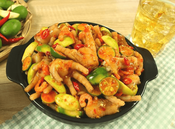 Gỏi chân gà kiểu thái