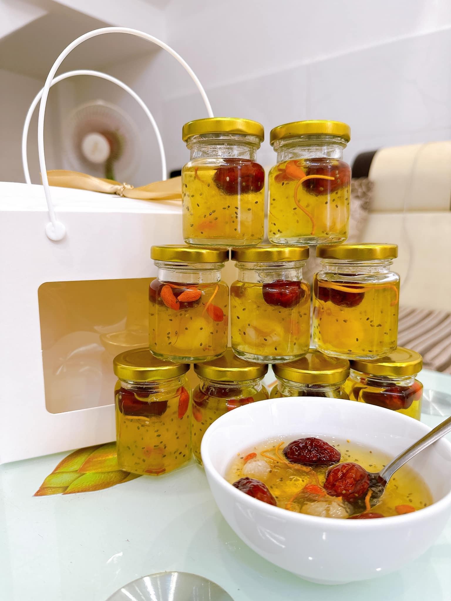 YẾN CHƯNG ĐÔNG TRÙNG HẠ THẢO