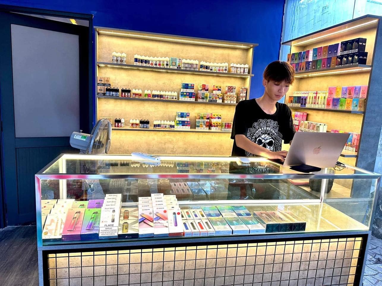 Link - FANPAGE CHÍNH THỨC CỦA SHYN P.O.D (https://www.facebook.com/SHYNPODSTORE)