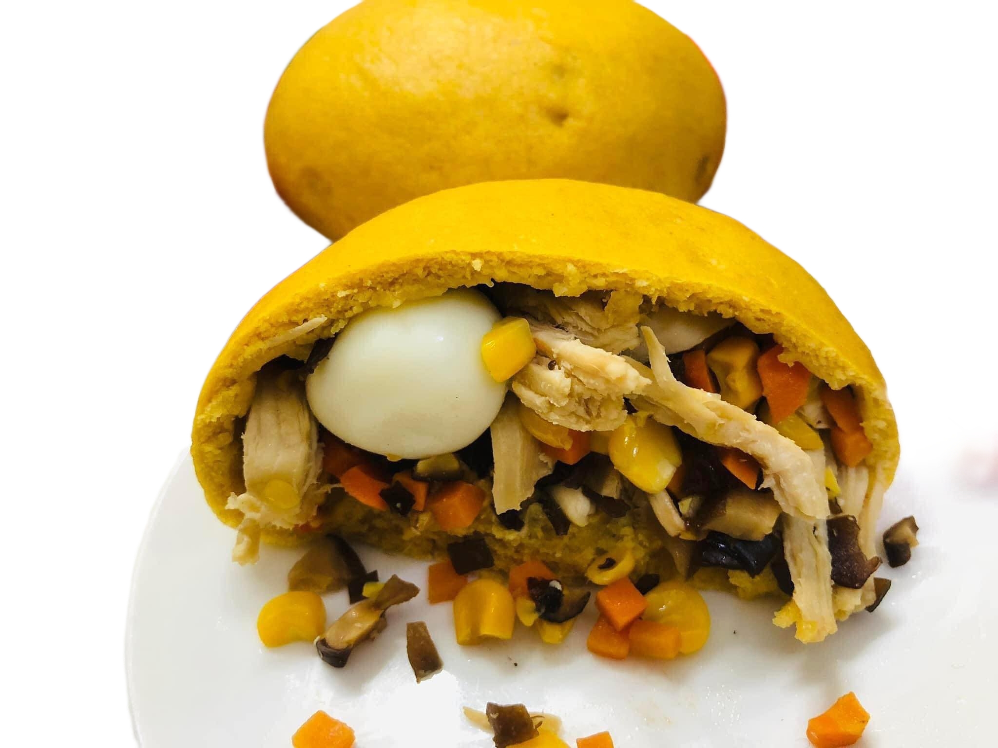Bánh bao nguyên cám gà nấm trứng cút