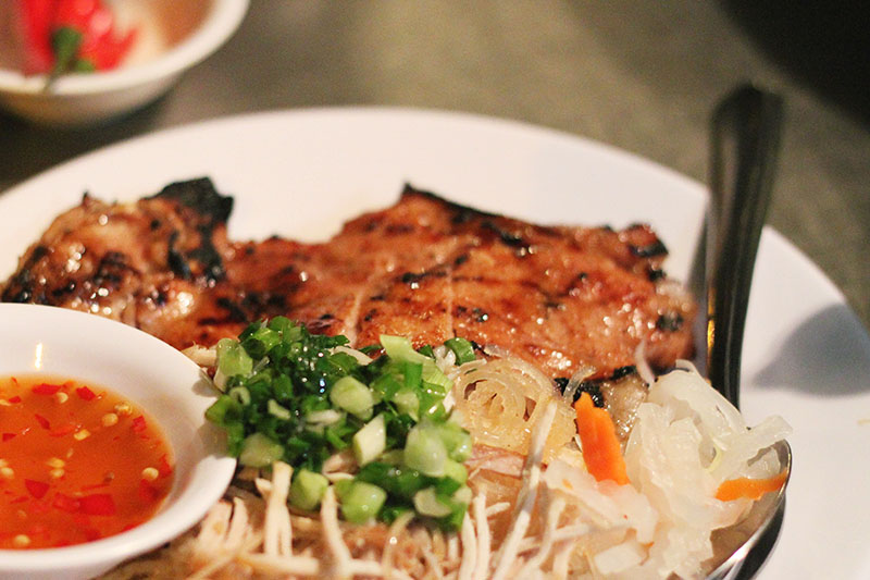 cơm sường tấm 