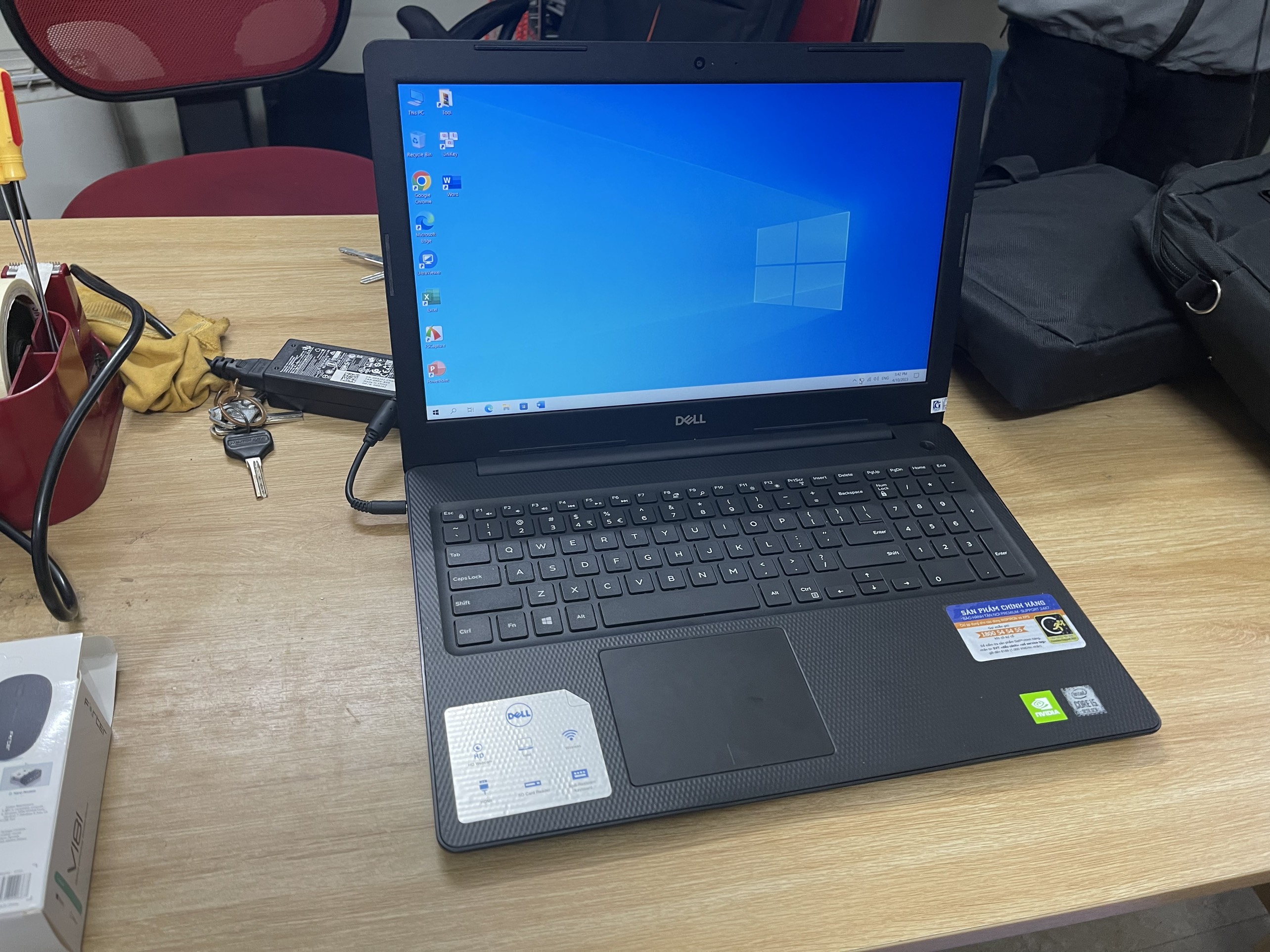 Dell 3593Ci5-1035G1ram 8Gssd 256Gmàn 15,6 in FHD nivia Mx230 2,5h dùng full chức năng