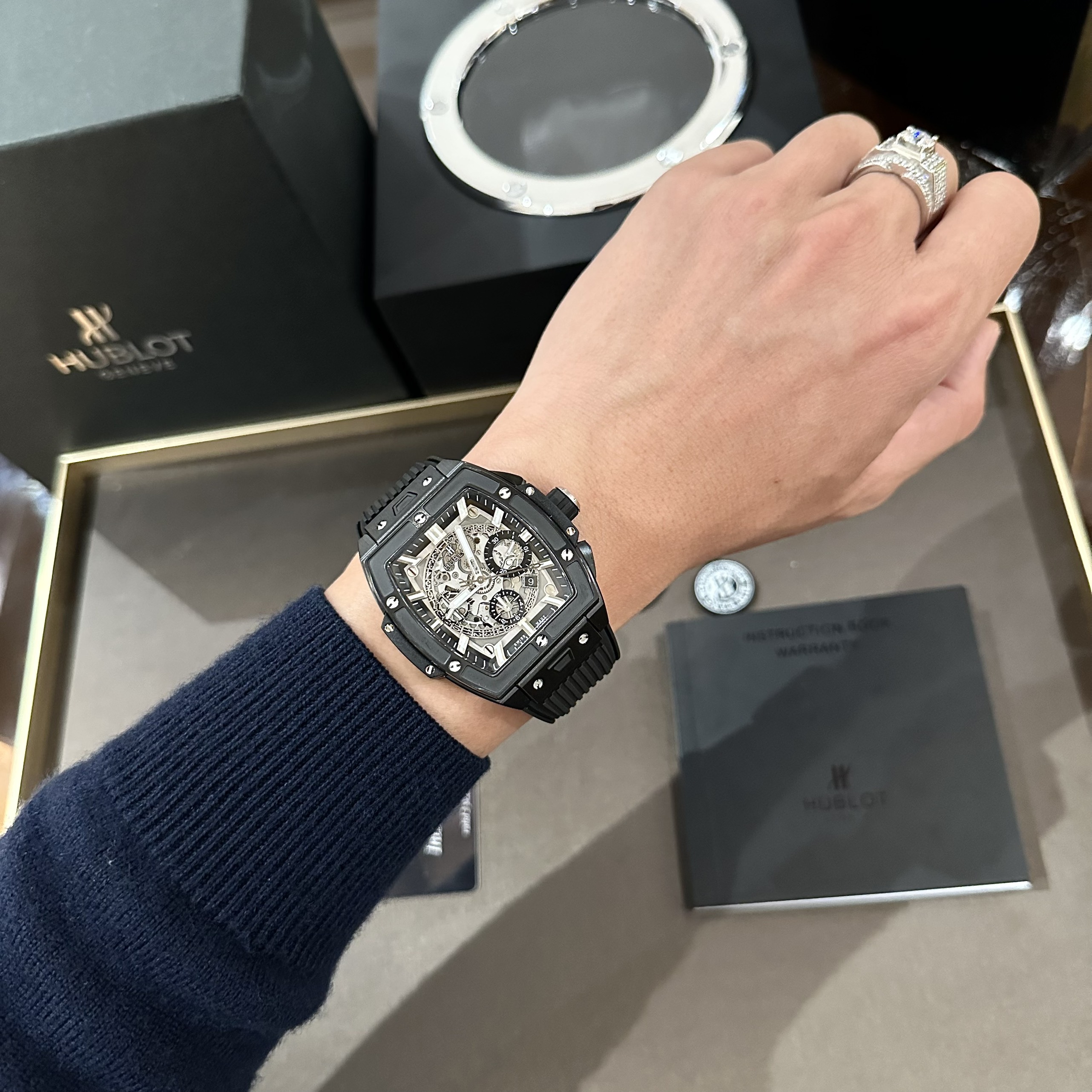 Hublot Spirit Of Big Bang Bộ máy tự động Calibre HUB4700